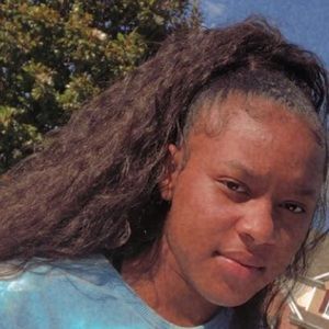 Meet your Posher, Briana